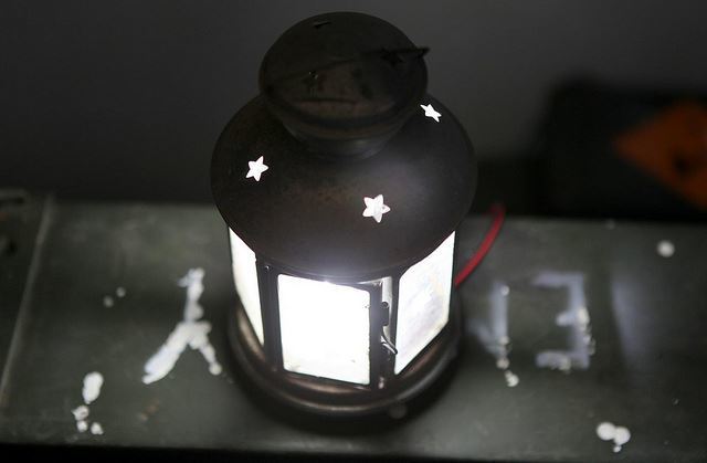 propane vs led lantern - featured image